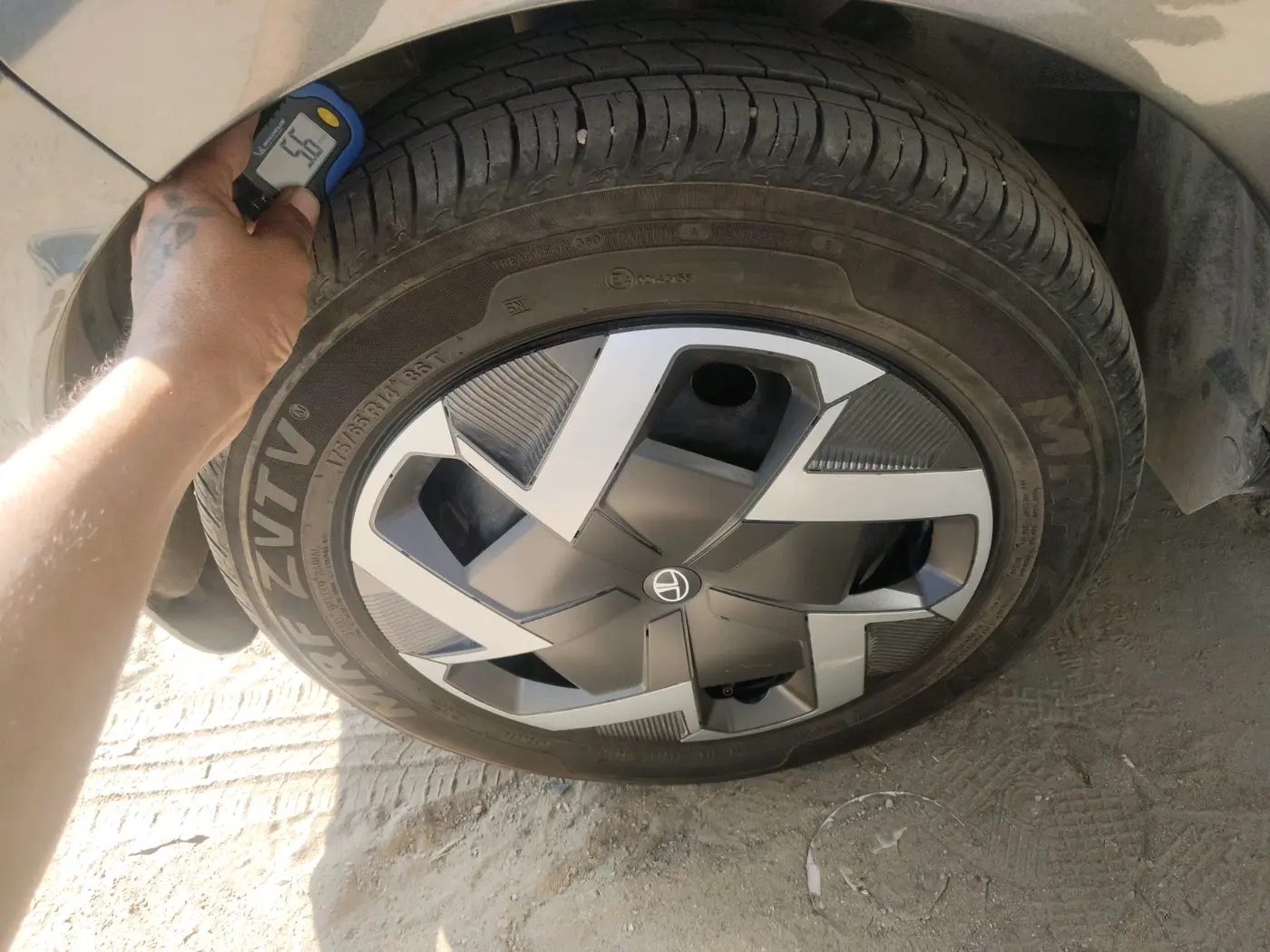 2025 Tata TIAGO EV XT LONG RANGE, Electric, Automatic, 9,841 km, tyre