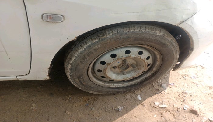 2016 Honda Amaze 1.2L I-VTEC S, CNG, Manual, 3,21,181 km, tyre