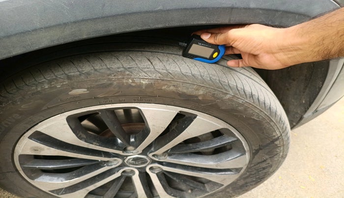 2021 MG HECTOR PLUS SHARP 2.0 DIESEL TURBO MT 6-STR, Diesel, Manual, 1,44,533 km, tyre