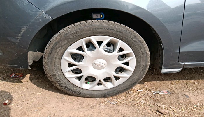 2016 Ford New Figo AMBIENTE 1.2 PETROL, Petrol, Manual, 48,256 km, tyre