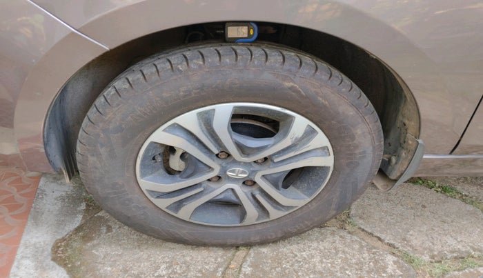 2019 Tata Tiago XZ PETROL, Petrol, Manual, 29,678 km, tyre