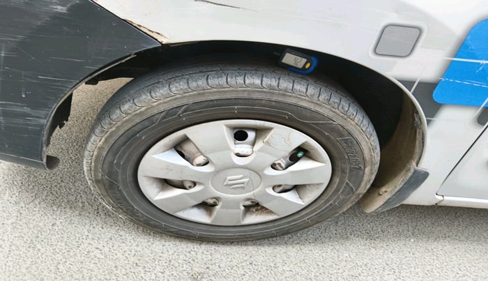 2013 Maruti Wagon R 1.0 LXI LPG, Petrol, Manual, 1,24,306 km, tyre