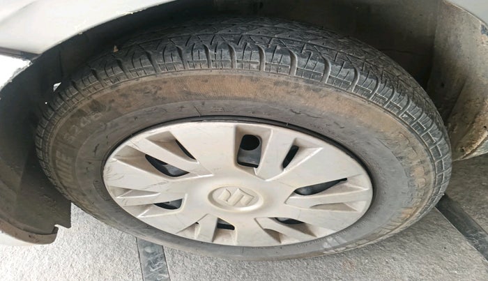 2011 Maruti Swift VDI, Diesel, Manual, 1,48,032 km, tyre