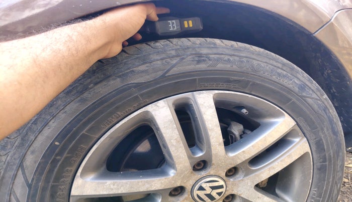 2014 Volkswagen Jetta HIGHLINE TDI AT, Diesel, Automatic, 1,61,884 km, tyre