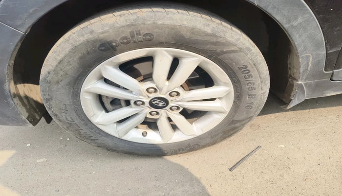 2015 Hyundai Creta SX PLUS 1.6 DIESEL, Diesel, Manual, 94,313 km, tyre