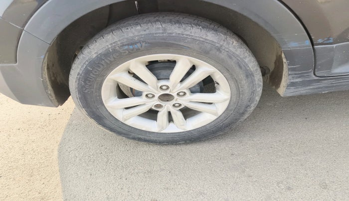 2015 Hyundai Creta SX PLUS 1.6 DIESEL, Diesel, Manual, 94,313 km, tyre