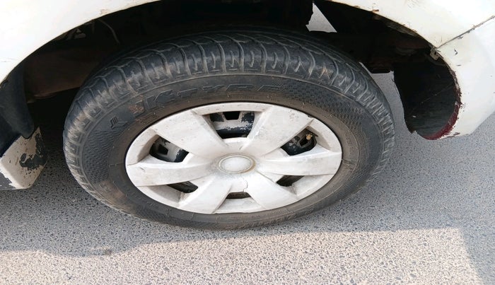 2011 Mahindra Xylo D2, Diesel, Manual, 1,15,509 km, tyre