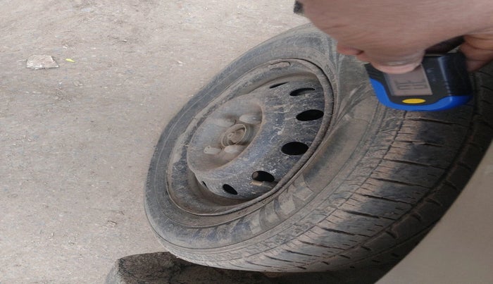 2013 Maruti Wagon R 1.0 LXI CNG, Petrol, Manual, 1,15,403 km, tyre