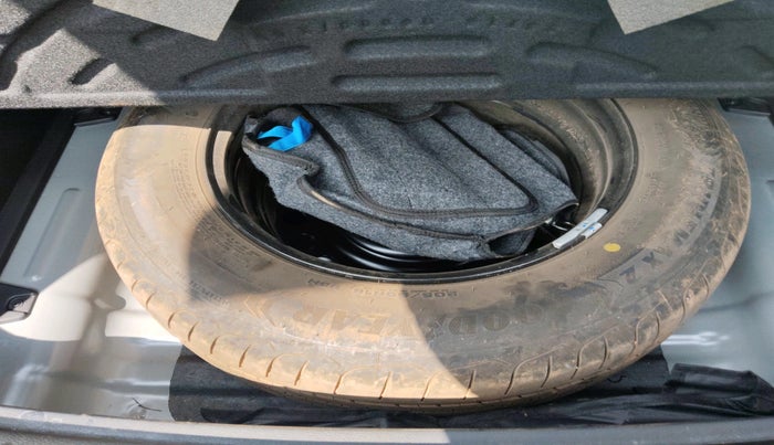 2023 KIA SELTOS  HTK 1.5 PETROL MT, Petrol, Manual, 23,778 km, tyre