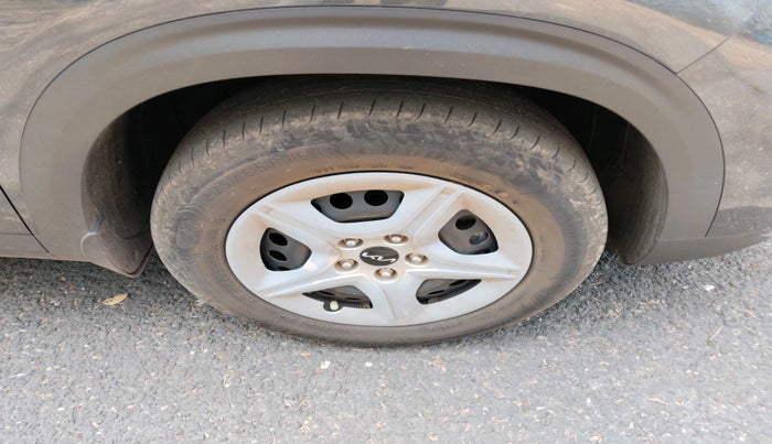 2023 KIA SELTOS  HTK 1.5 PETROL MT, Petrol, Manual, 23,778 km, tyre