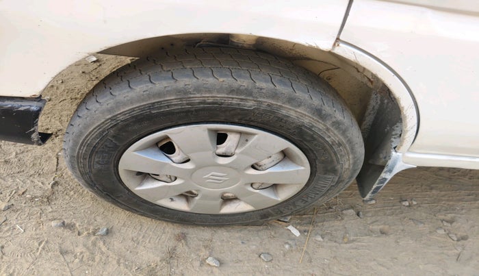 2017 Maruti Eeco 5 STR, Petrol, Manual, 1,03,287 km, tyre