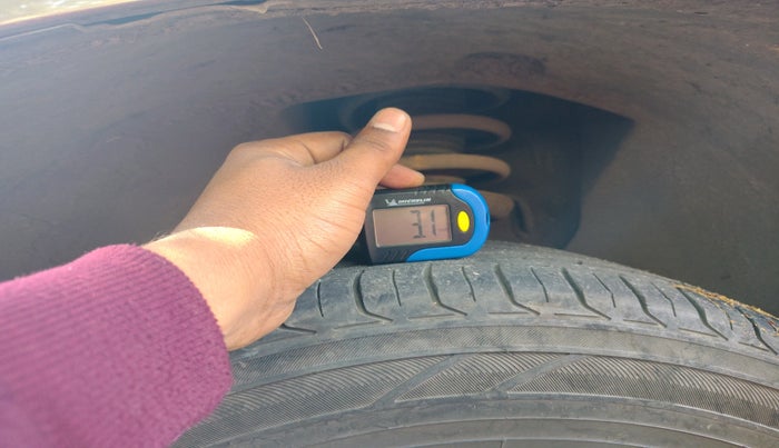 2013 Skoda Yeti ELEGANCE 2.0 TDI CR 4X4, Diesel, Manual, 1,20,343 km, tyre