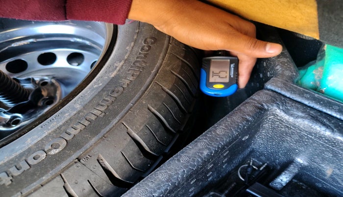 2013 Skoda Yeti ELEGANCE 2.0 TDI CR 4X4, Diesel, Manual, 1,20,343 km, tyre