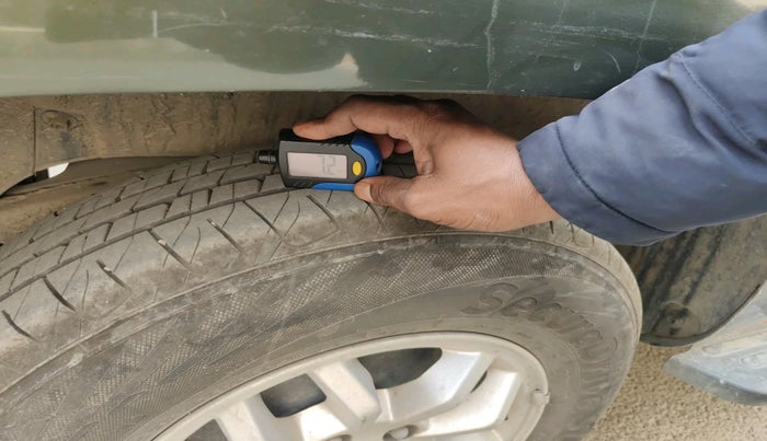 2017 Mahindra TUV300 T8, Diesel, Manual, 71,250 km, tyre