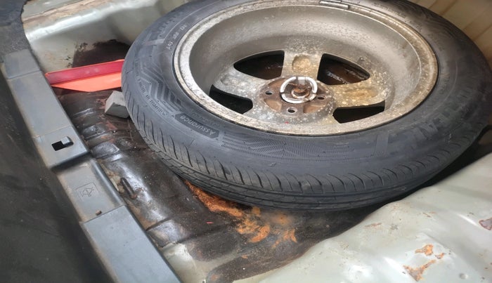 2013 Honda City 1.5L I-VTEC S MT, Petrol, Manual, 1,20,678 km, tyre