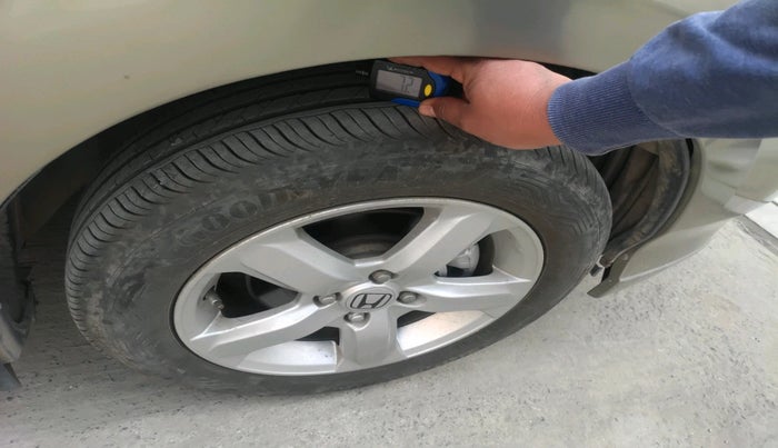 2013 Honda City 1.5L I-VTEC S MT, Petrol, Manual, 1,20,678 km, tyre