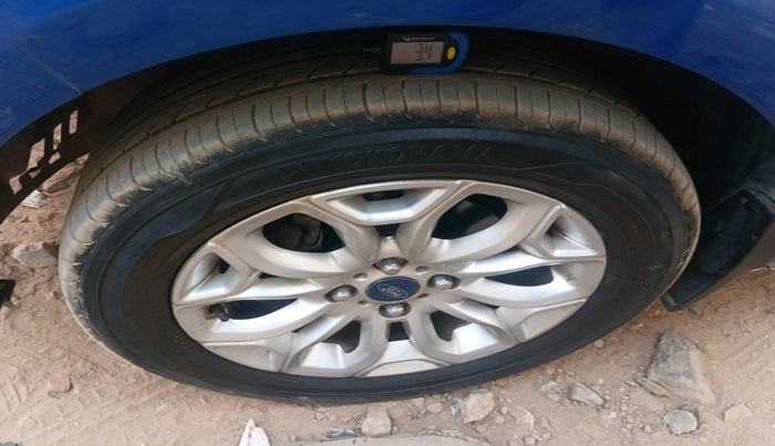 2014 Ford Ecosport TITANIUM 1.0L ECOBOOST, Petrol, Manual, 99,634 km, tyre