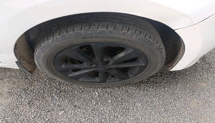 2015 Hyundai Elite i20 SPORTZ 1.2 (O), Petrol, Manual, 93,687 km, tyre