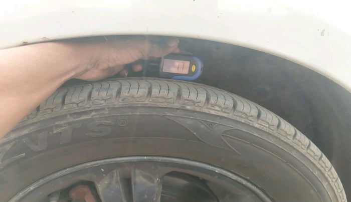 2010 Hyundai i20 ASTA 1.2, CNG, Manual, 1,48,117 km, tyre