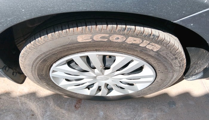 2021 Maruti Dzire VXI, Petrol, Manual, 64,464 km, tyre