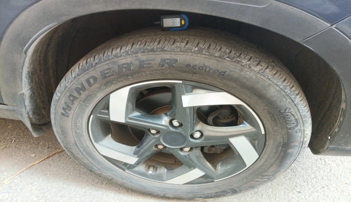 2022 Hyundai VENUE SX 1.0 TURBO IMT, Petrol, Manual, 33,528 km, tyre