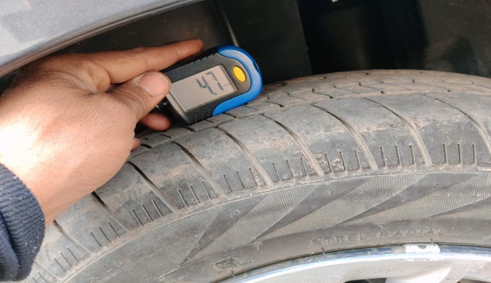 2016 Maruti Ertiga VXI CNG, Petrol, Manual, 74,751 km, tyre