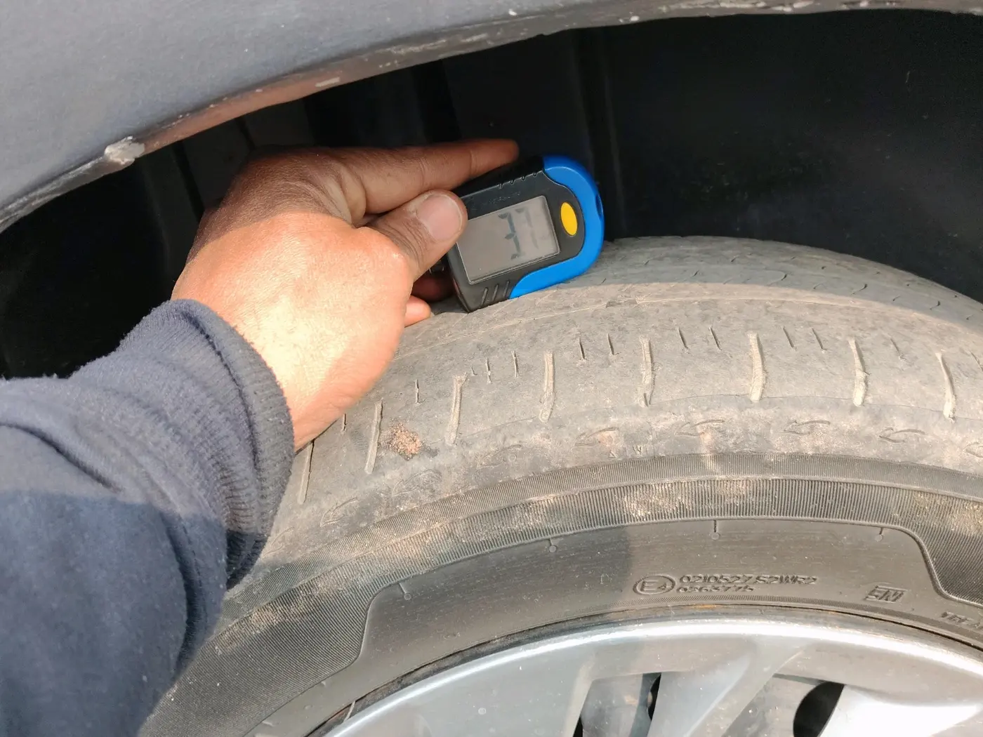 2016 Maruti Ertiga VXI CNG, CNG, Manual, 74,751 km, tyre