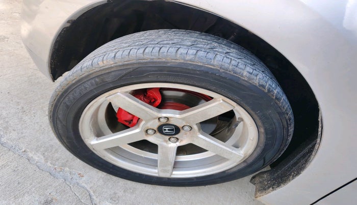 2015 Honda Jazz 1.5L I-DTEC V, Diesel, Manual, 2,10,586 km, tyre