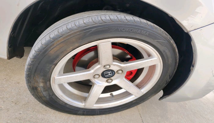 2015 Honda Jazz 1.5L I-DTEC V, Diesel, Manual, 2,10,586 km, tyre