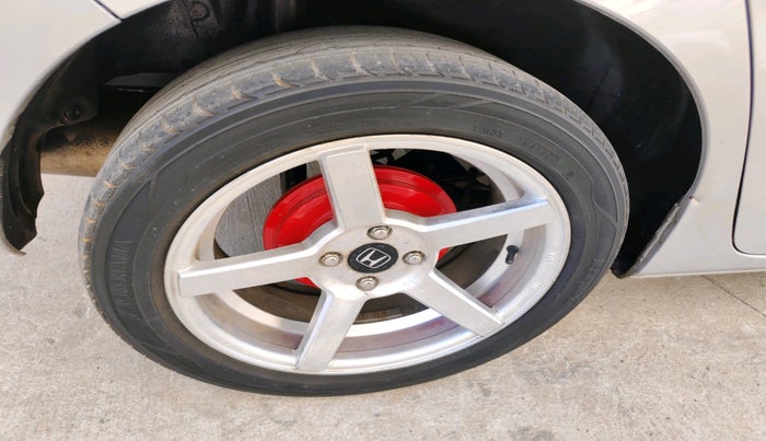 2015 Honda Jazz 1.5L I-DTEC V, Diesel, Manual, 2,10,586 km, tyre