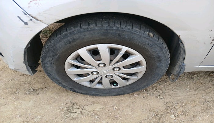 2013 Hyundai i10 MAGNA 1.1 LPG, Petrol, Manual, 66,167 km, tyre