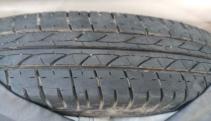 2013 Hyundai i10 MAGNA 1.1 LPG, Petrol, Manual, 66,167 km, tyre