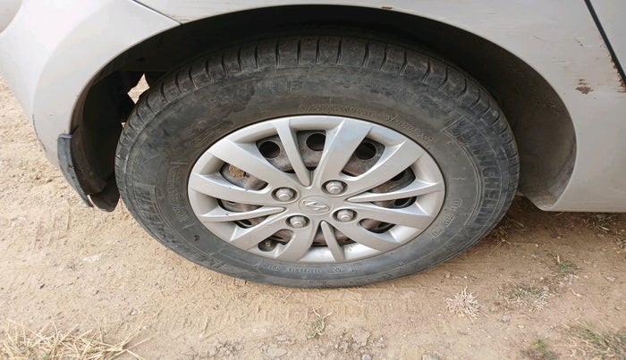 2013 Hyundai i10 MAGNA 1.1 LPG, Petrol, Manual, 66,167 km, tyre