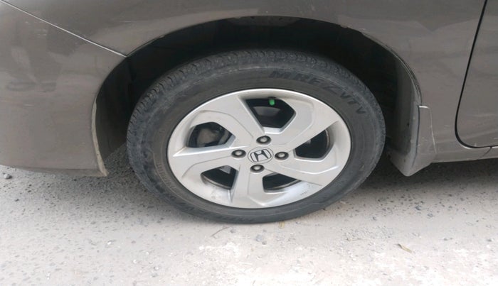 2016 Honda City 1.5L I-VTEC V MT, Petrol, Manual, 1,09,659 km, tyre