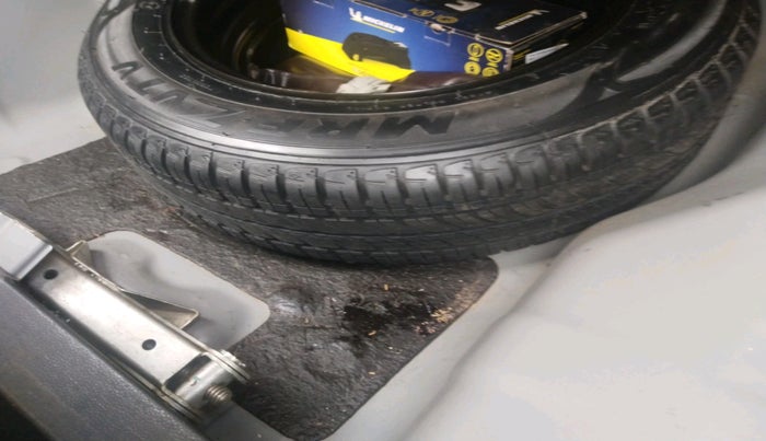 2016 Honda City 1.5L I-VTEC V MT, Petrol, Manual, 1,09,659 km, tyre