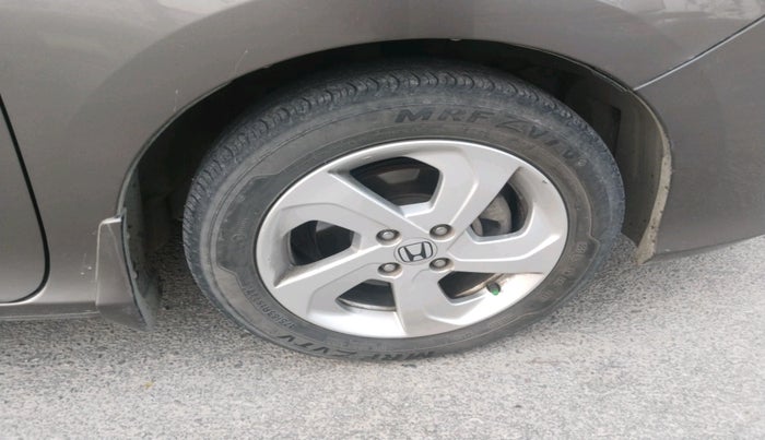 2016 Honda City 1.5L I-VTEC V MT, Petrol, Manual, 1,09,659 km, tyre