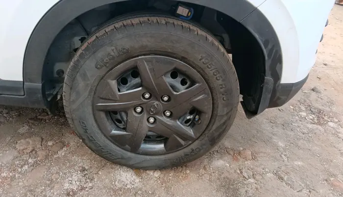 2024 Hyundai VENUE SX 1.2 PETROL, Petrol, Manual, 8,051 km, tyre