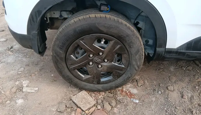 2024 Hyundai VENUE SX 1.2 PETROL, Petrol, Manual, 8,051 km, tyre