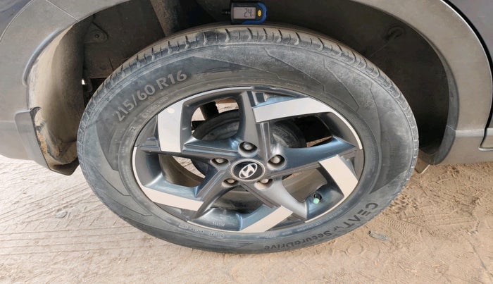 2020 Hyundai VENUE SX PLUS 1.0 TURBO DCT, Petrol, Automatic, 67,382 km, tyre