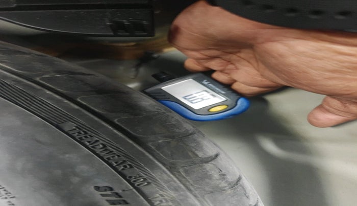 2019 Maruti Swift VXI, Petrol, Manual, 1,14,989 km, tyre