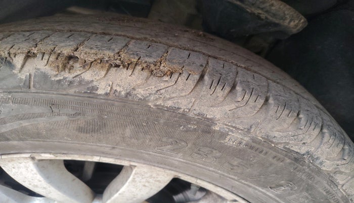 2015 Mahindra XUV500 W10, Diesel, Manual, 43,907 km, tyre