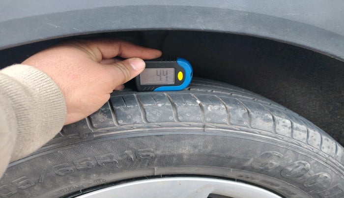 2018 Hyundai Creta E PLUS 1.6 PETROL, Petrol, Manual, 33,975 km, tyre