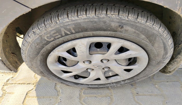 2017 Hyundai Grand i10 MAGNA U2 1.2 CRDI, Diesel, Manual, 1,29,592 km, tyre