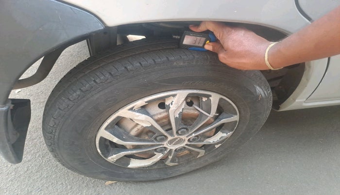 2011 Maruti Alto LXI, Petrol, Manual, 38,894 km, tyre