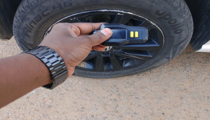 2014 Volkswagen Polo GT TSI AT, Petrol, Automatic, 81,170 km, tyre