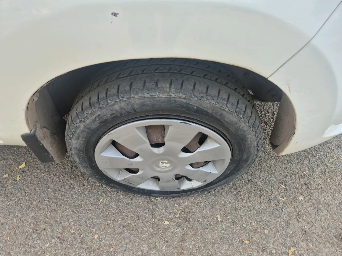 2016 Maruti Alto K10 VXI, Petrol, Manual, 1,05,332 km, tyre