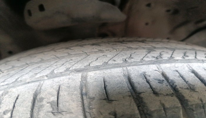 2017 Honda CRV 2.4L 4WD AVN AT, Petrol, Automatic, 1,13,655 km, tyre