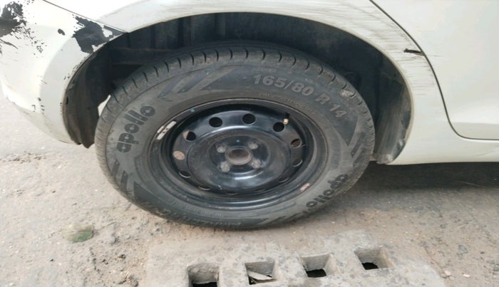 2012 Maruti Swift VXI, Petrol, Manual, 2,11,472 km, tyre