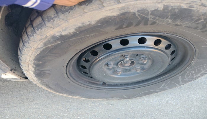 2014 Mahindra XUV500 W6, Diesel, Manual, 1,13,206 km, tyre