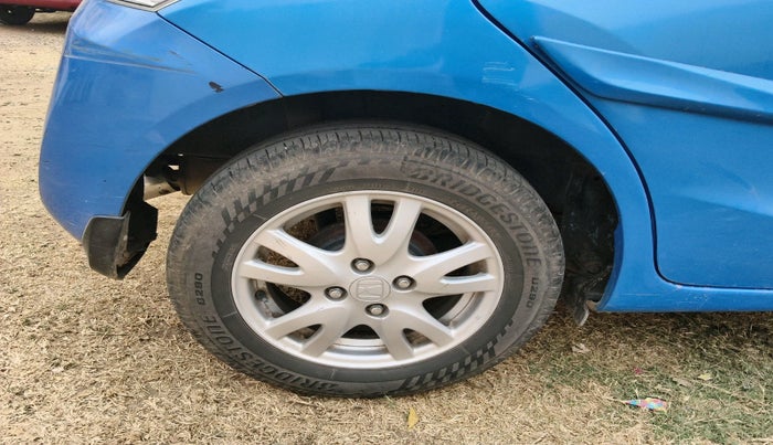 2012 Honda Brio V MT, Petrol, Manual, 82,475 km, tyre